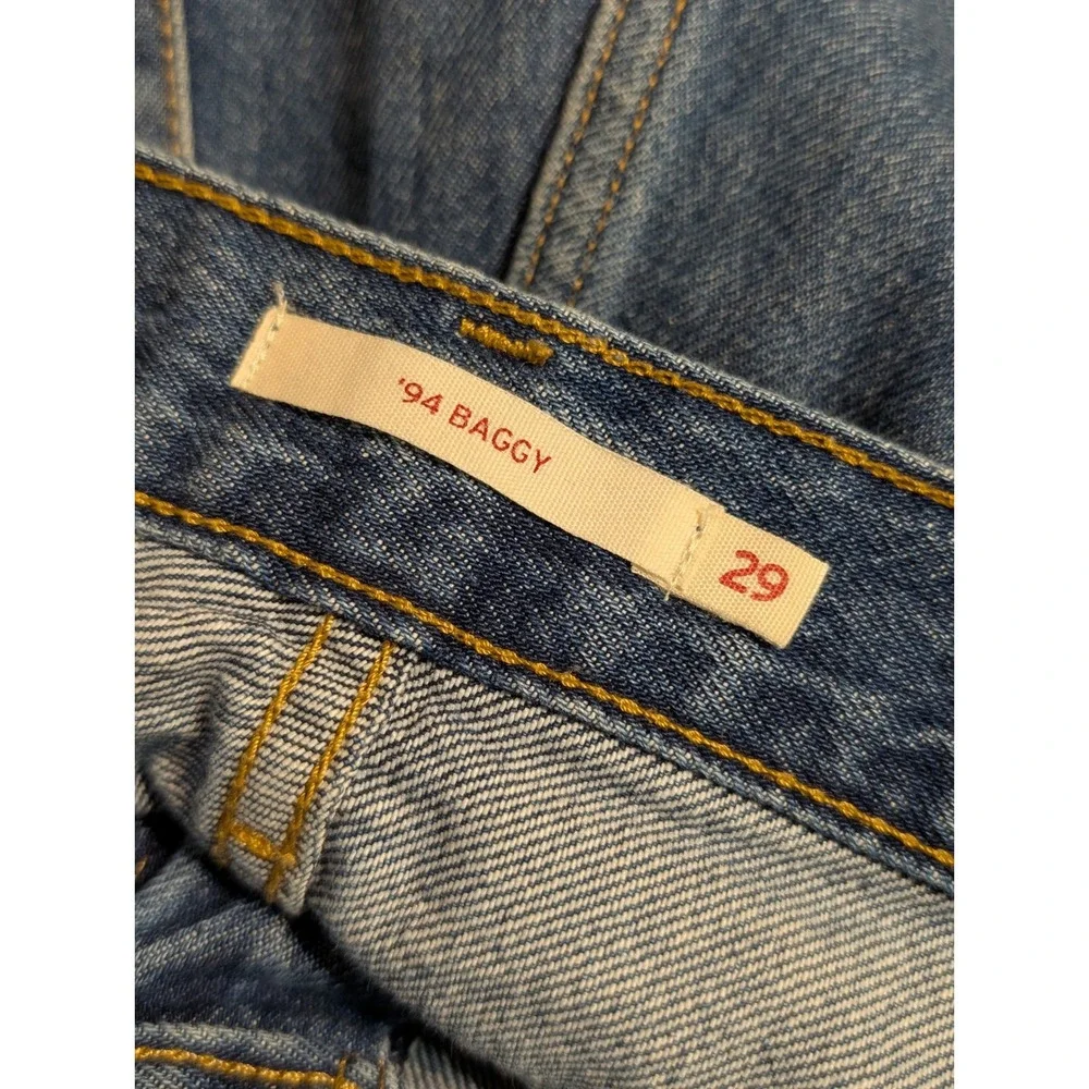 Levis please note